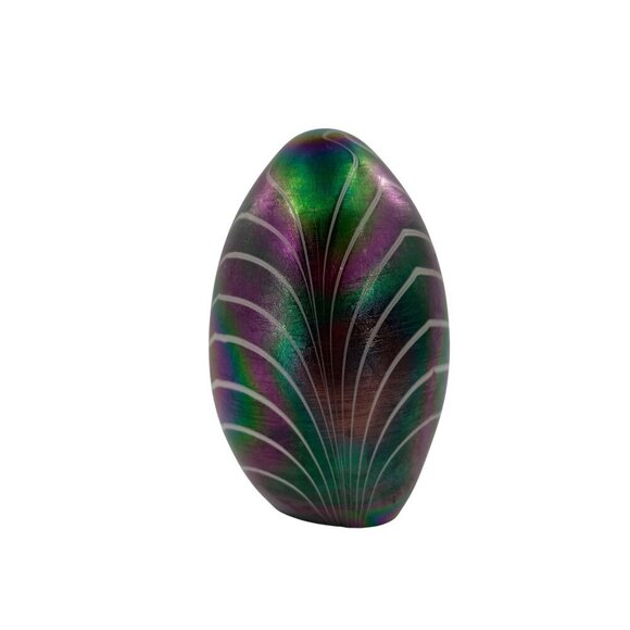 Handcrafted Iridescent Glass Egg Paperweight With Engraved Design Art Glass - Picture 1 of 6